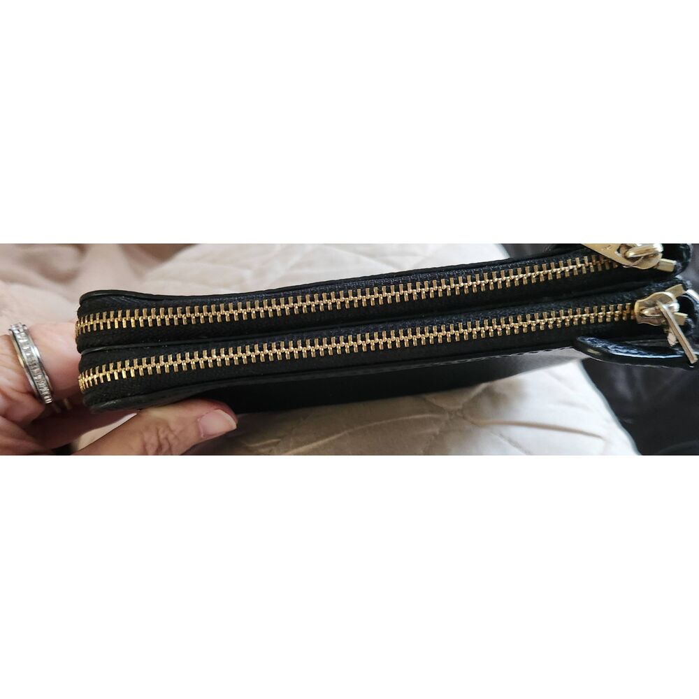 Coach Double Corner Zip Wristlet in pebbled black leather with gold hardware - Picture 6 of 8